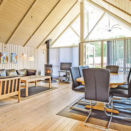 Smukt Hjem I Juelsminde Med Sauna Feriehus
